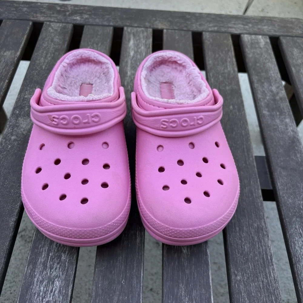 Crocs Kids J3 Pink Classic Fuzz Lined Clogs Cozicore Faux Fur